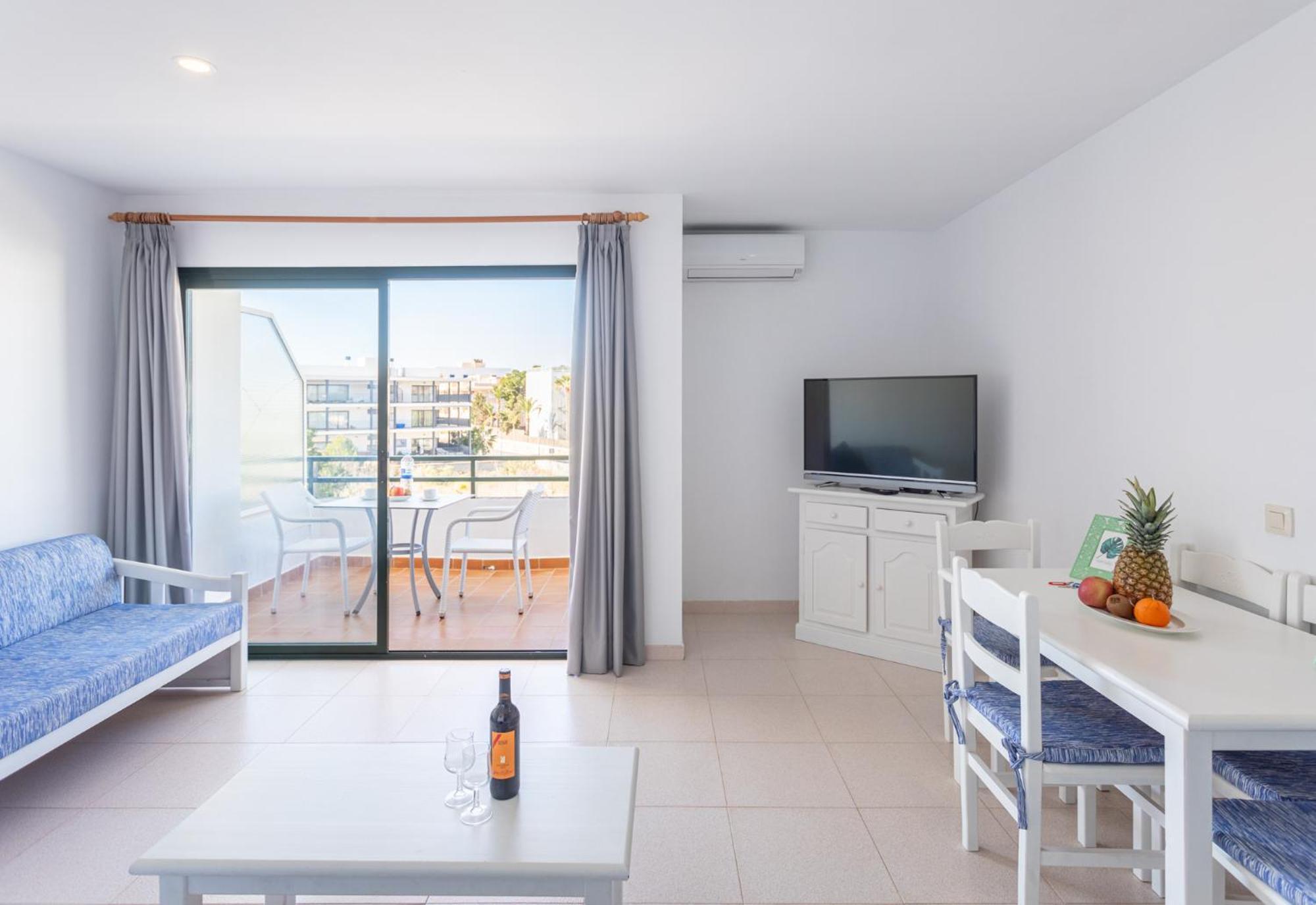Es Dolc Apartments By Youroom Colonia de Sant Jordi Екстер'єр фото